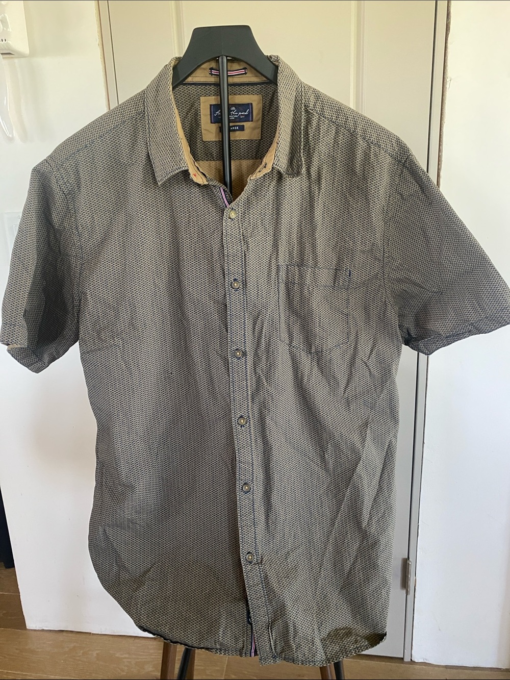 Across the pond large Short-Sleeve Casual Button-Down Shirt - Grey Microprint